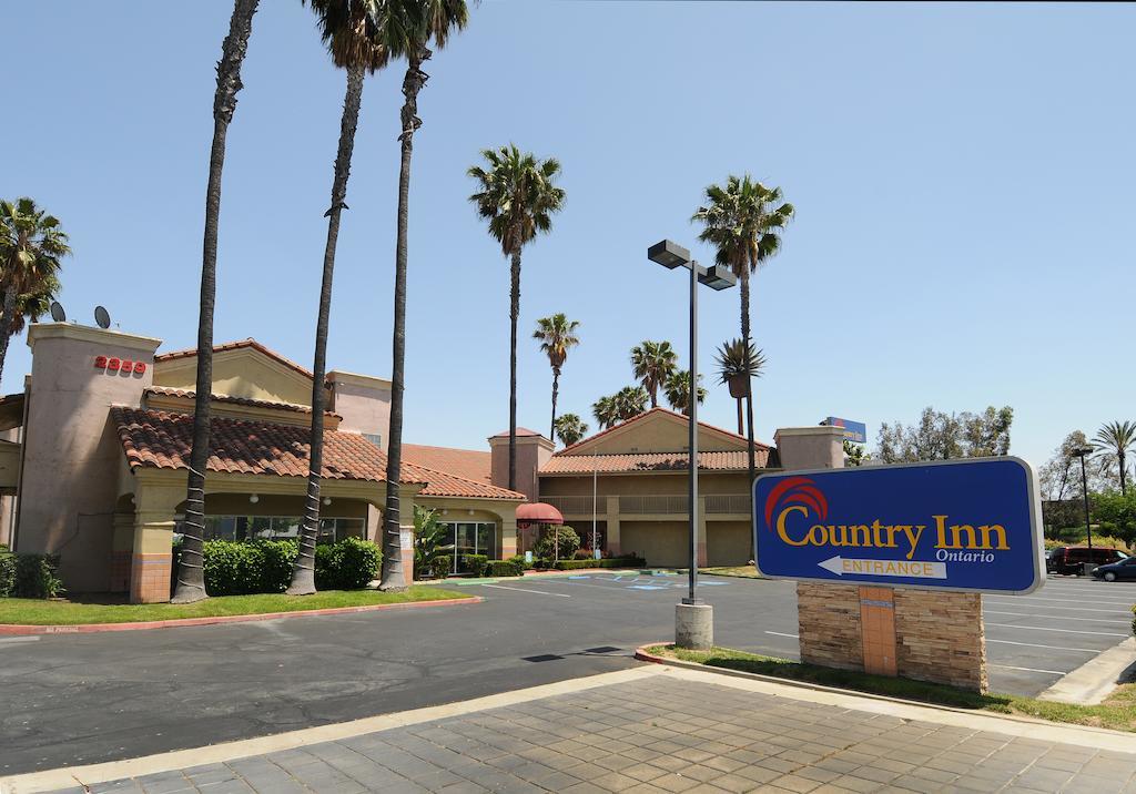 Country Hotel Ontario
