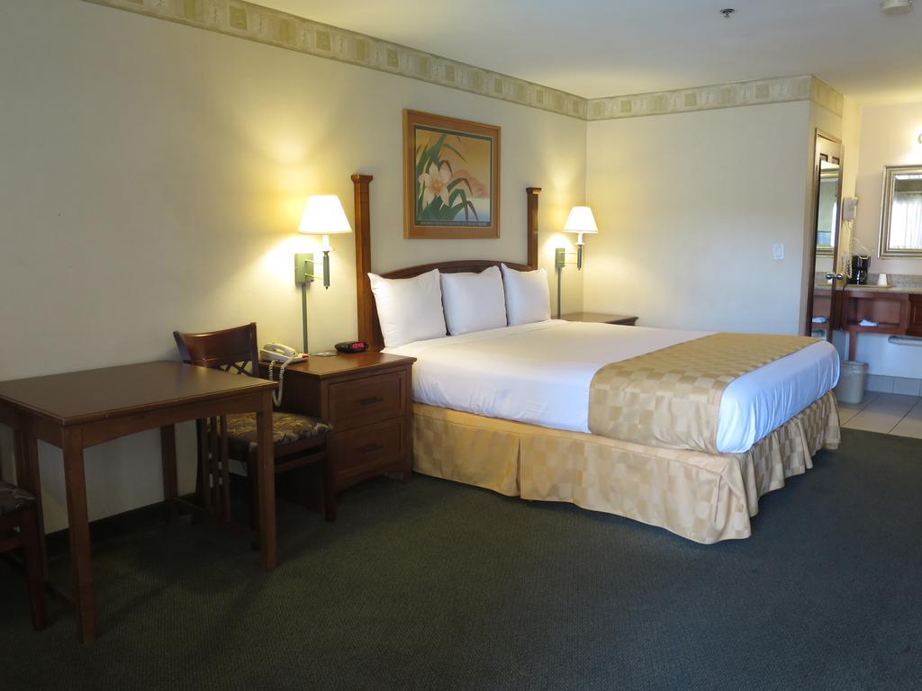 Country Hotel 3*