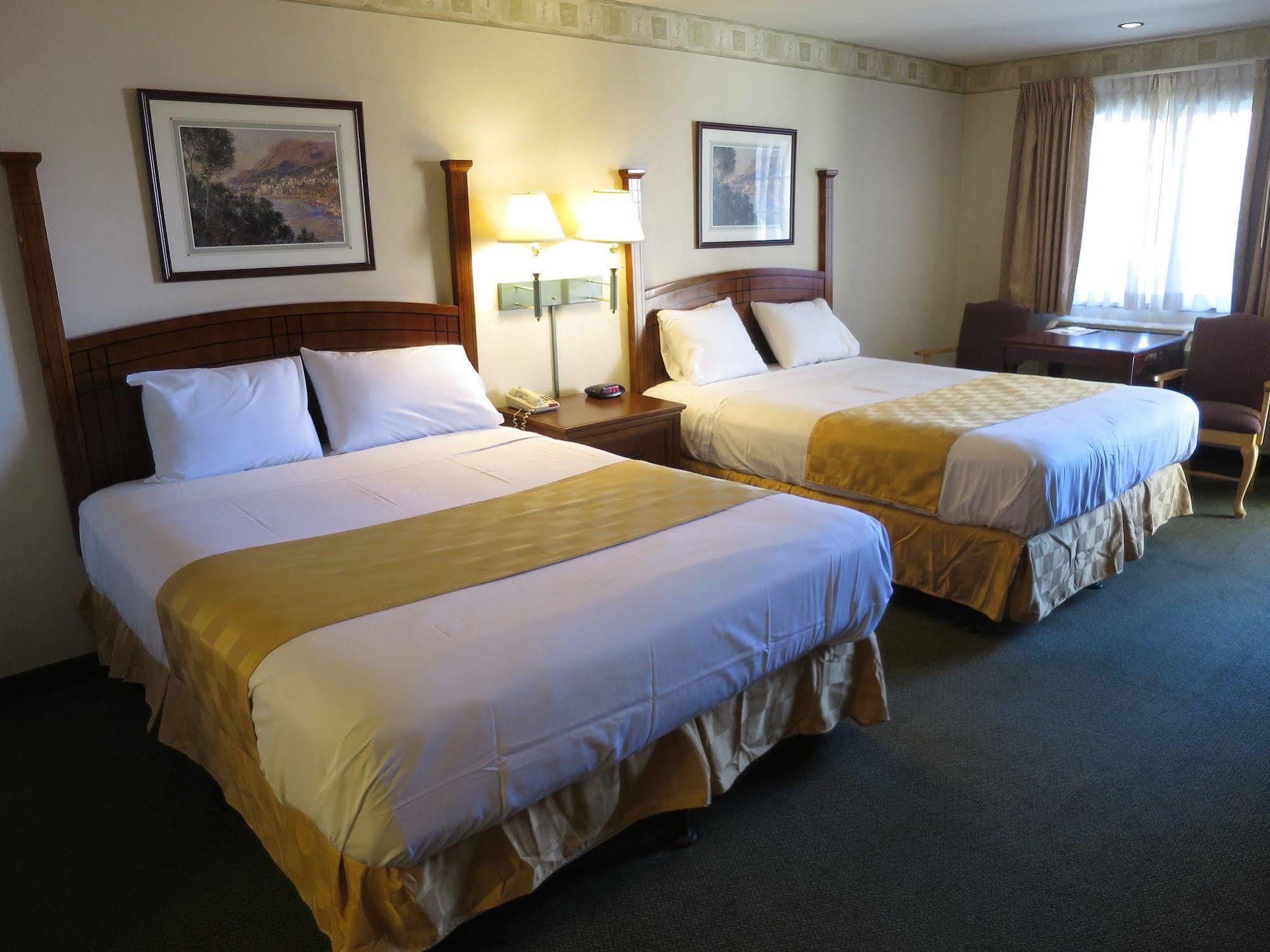 Country Hotel 3*