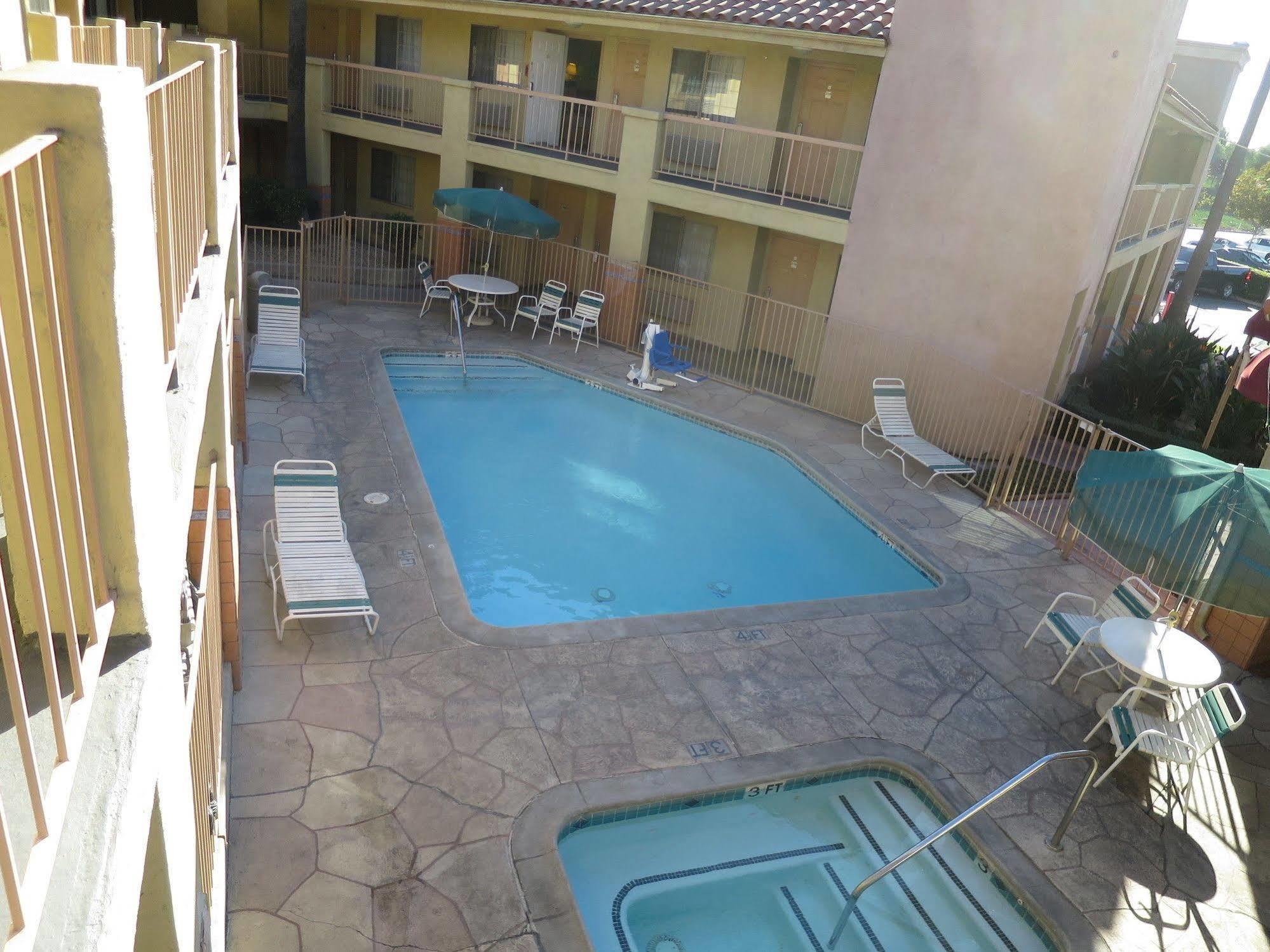 Country Hotel 3*