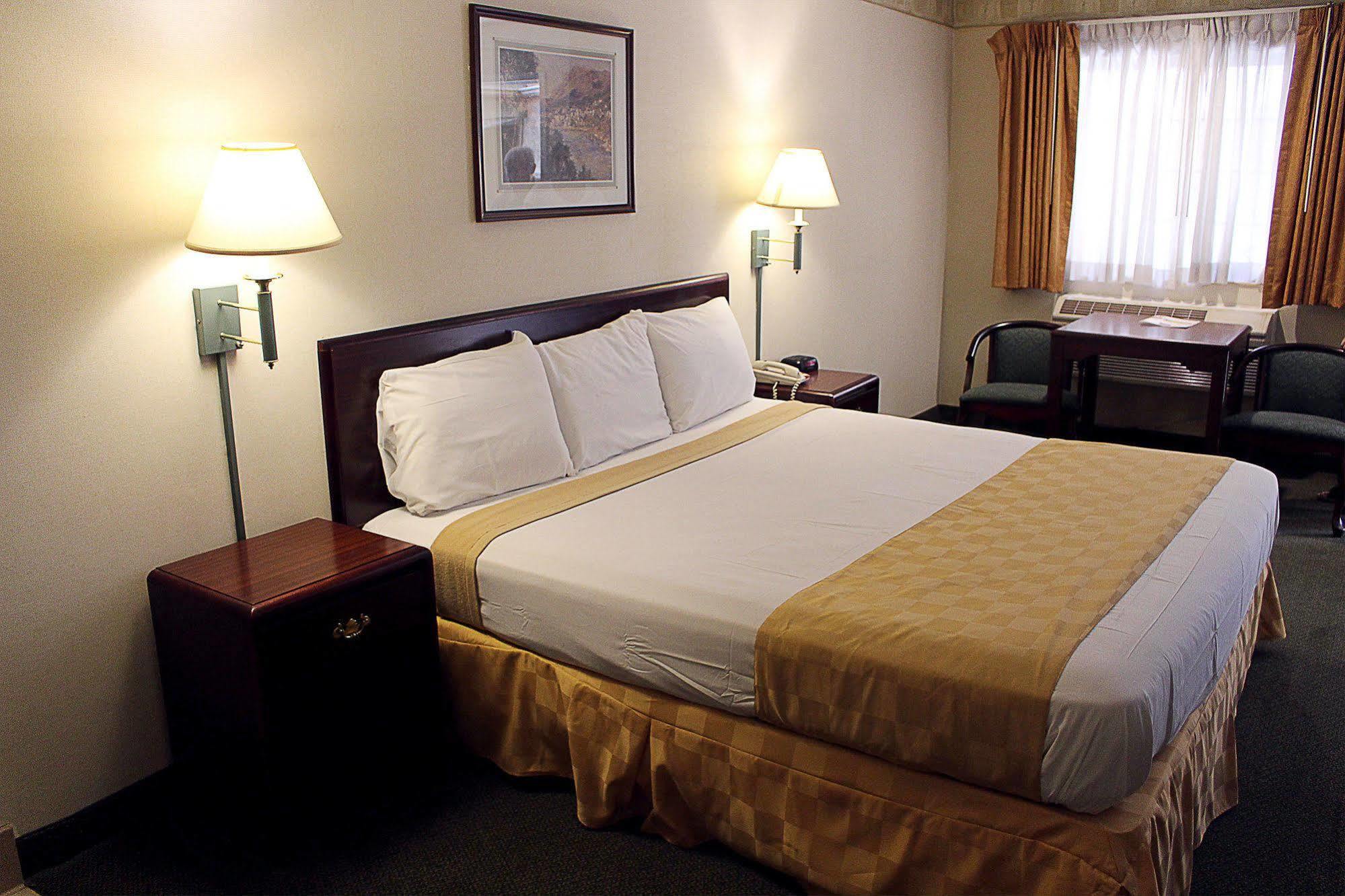 Country Hotel